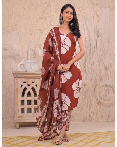 Classic Cotton Kurta Set with Fancy Detailing